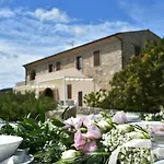 Poggio Di Sole 4* לקונה