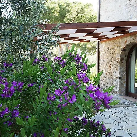 Poggio Di Sole Гостевой дом Лакона