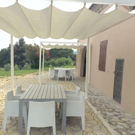 Poggio Di Sole 4* Лакона